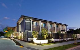 The Glen Hotel And Suites